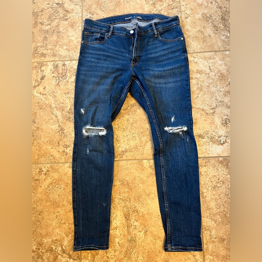 Old Navy mid-rise rock star skinny dark washed jeans with distressing, size 14